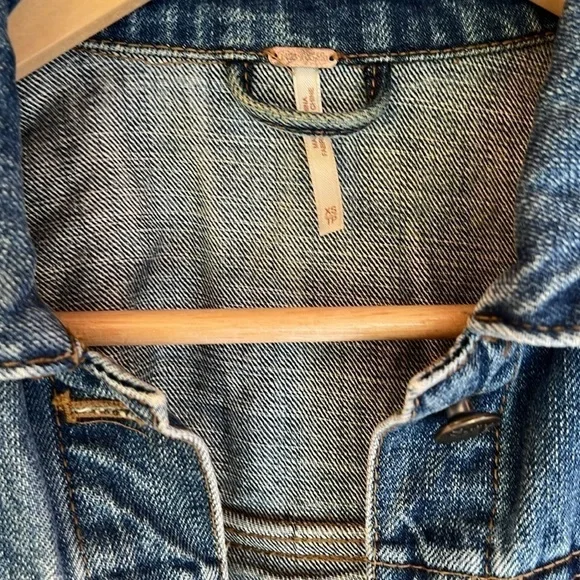 Free People Women's Lace panel Cropped Denim‎ Jacket Blue casual everyday XS - Picture 3 of 7